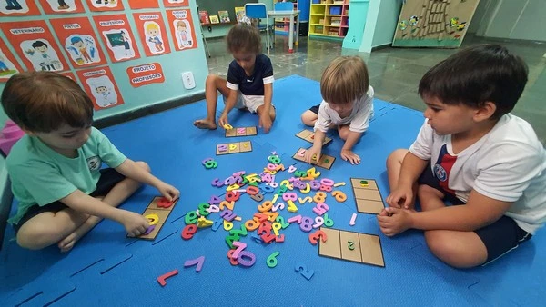 Escola maternal proximo a mim